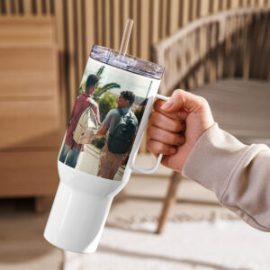 Travel mug with a handle